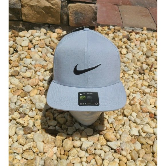Nike Golf Aerobill Pro Cap DRI-FIT Unisex Hat